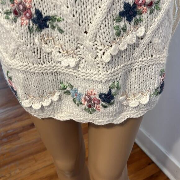 VTG American Weekend M Ivory Floral Embroidered Cable Knit Sweater Cottage Core - Picture 7 of 9